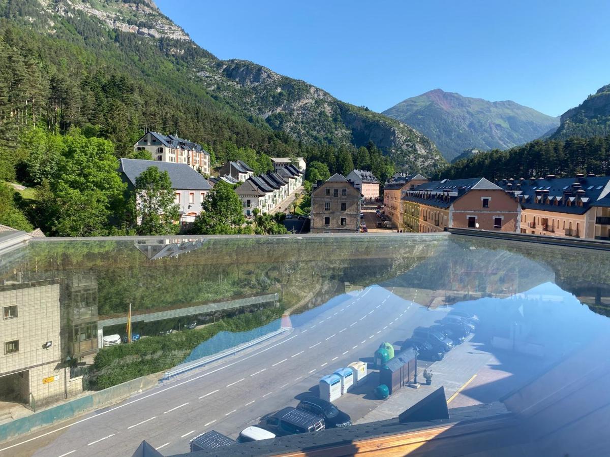 Atico Duplex Reformado Con Vistas A La Montana Apartment Canfranc Exterior photo